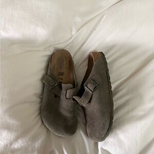 SUEDE BIRKENSTOCK BOSTON CLOG